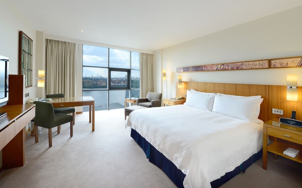 Canary Riverside Plaza Hotel 5