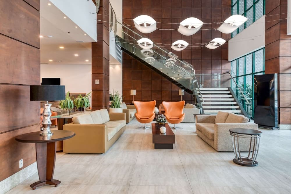 Comfort Suites Vitoria 4
