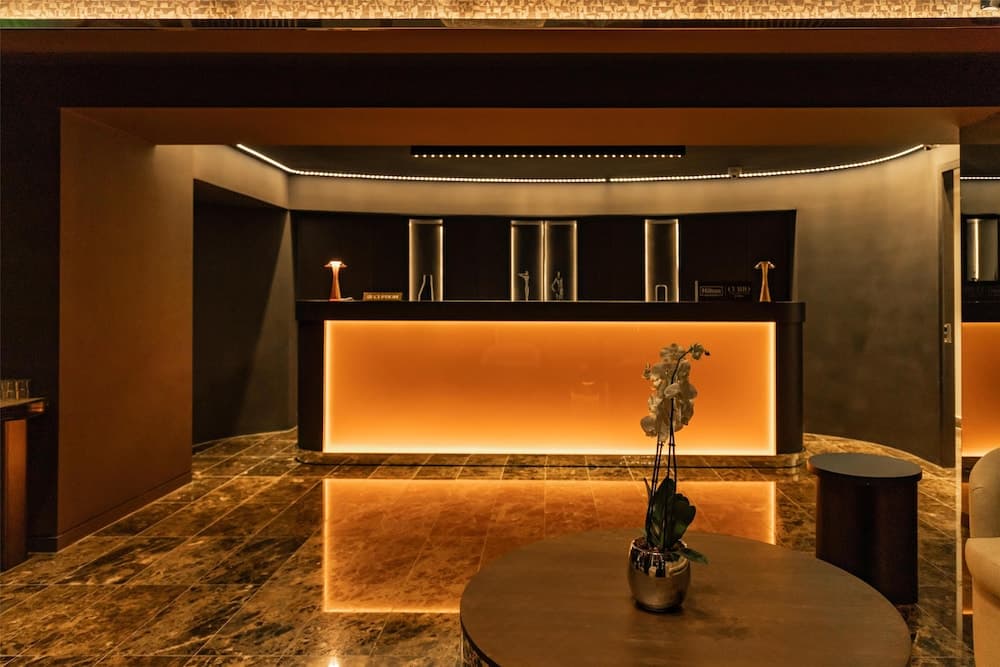 Adia Aluma Athens, Curio Collection By Hilton 3
