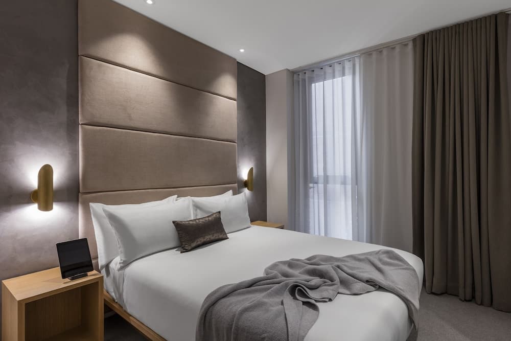 SKYE Suites Sydney 5