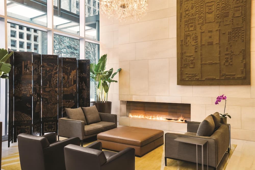 Hyatt Vancouver Downtown Alberni 5