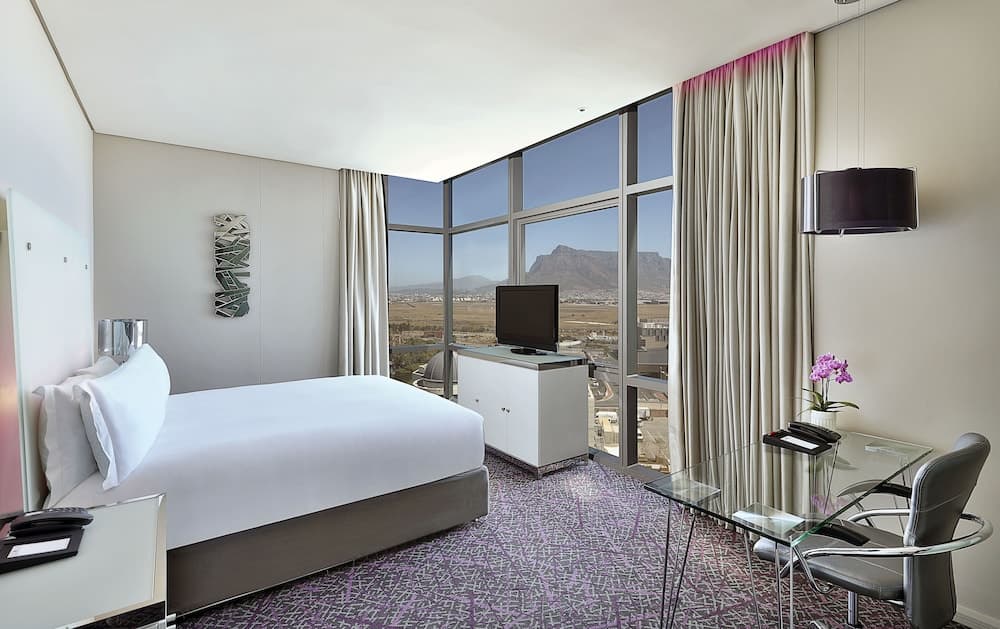 Cape Town Marriott Hotel Crystal Towers 4